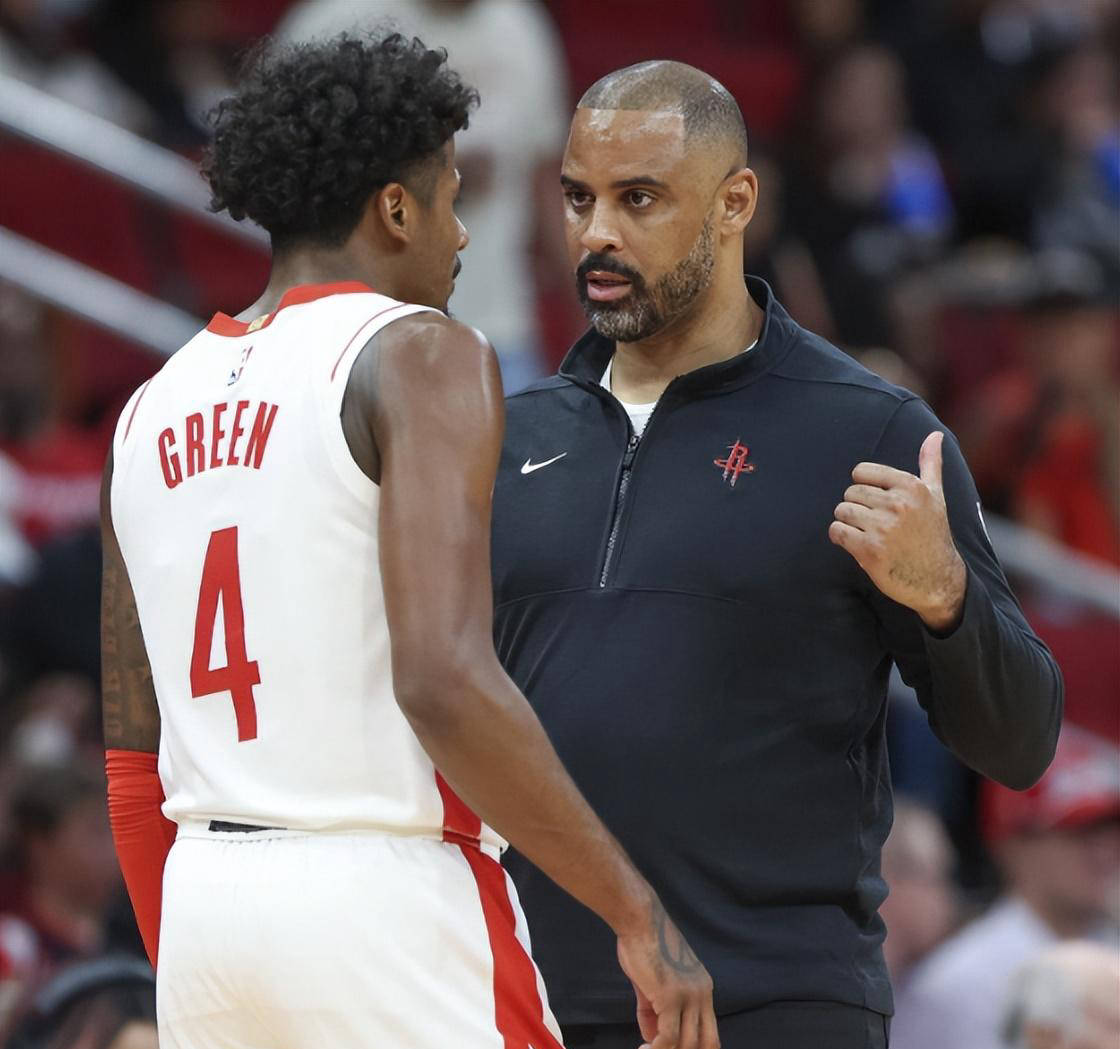 某NBA教练：我们防守杰伦-格林时很困难，他肯定能搭档布克