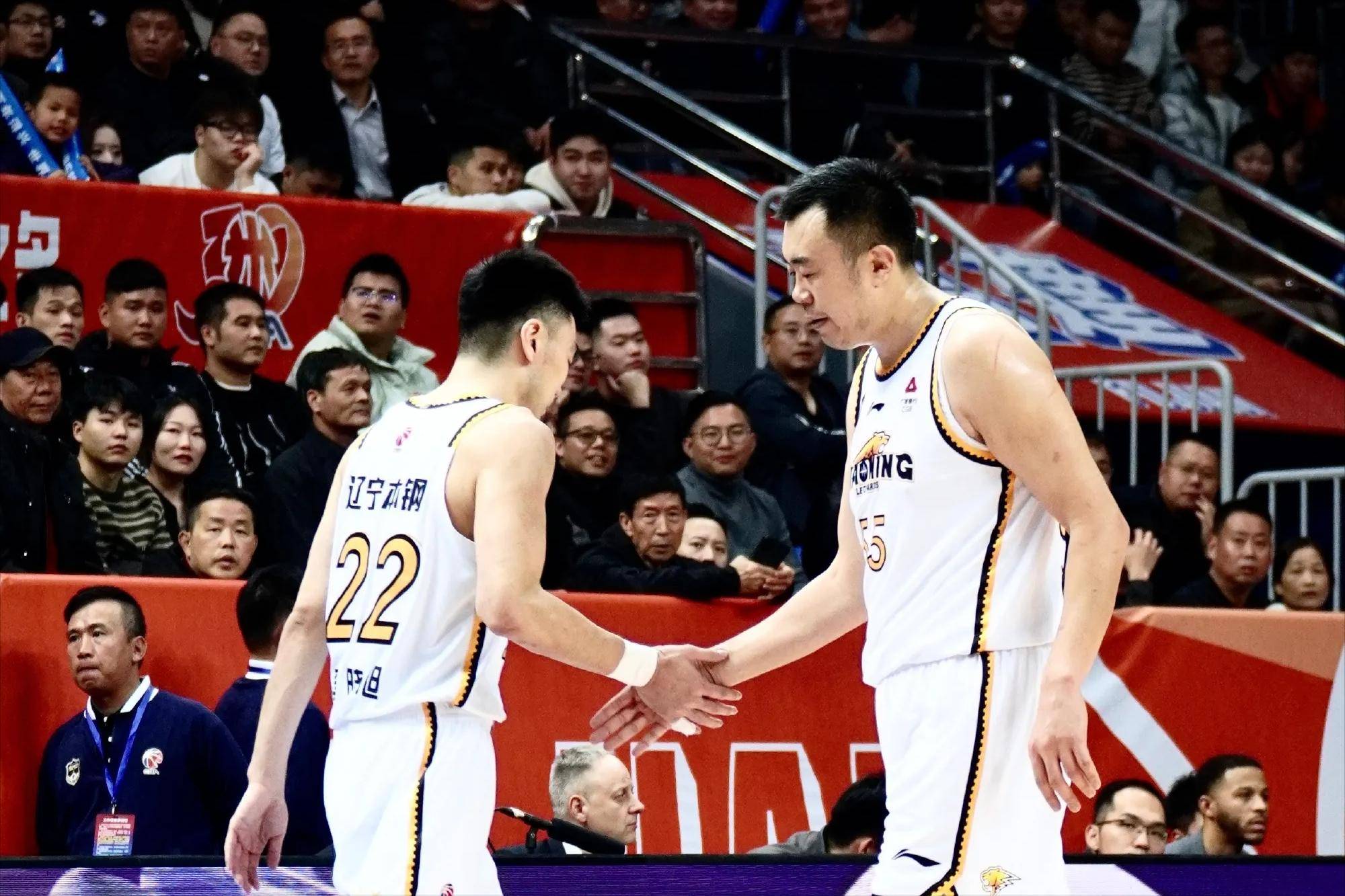 关于布朗41分广厦胜辽宁于德豪16分山东胜同曦的信息